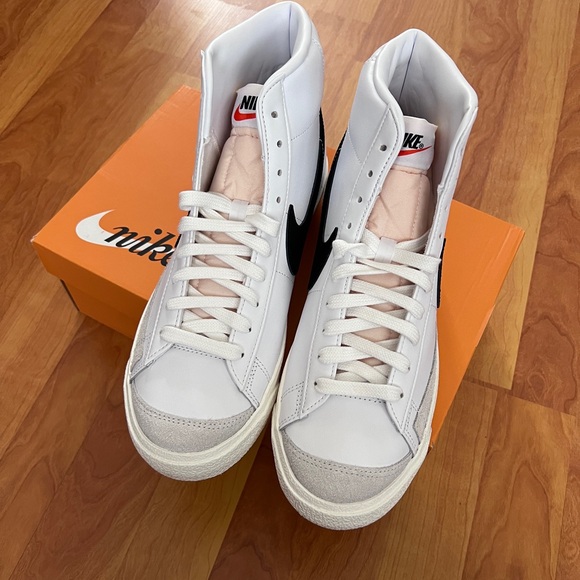 BN Nike Blazer Mid '77 Vintage White Black - Size 9.5M - Picture 3 of 11